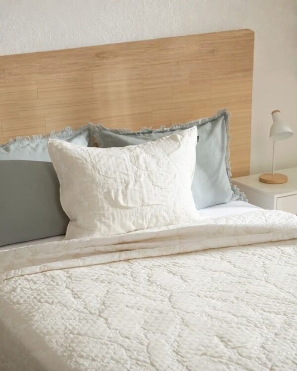 Quilt bordado 3 piezas 100 % algodón